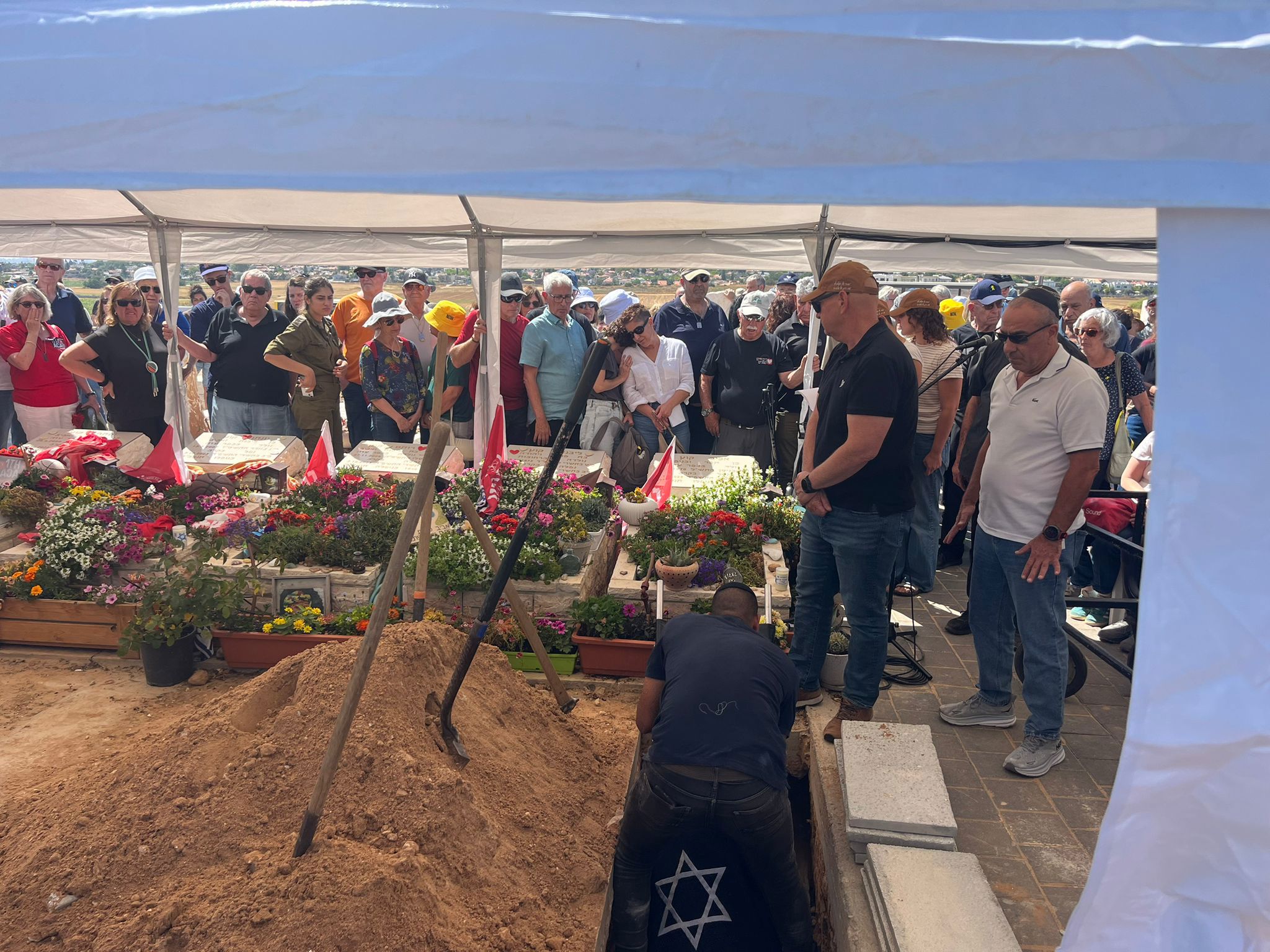 הלוויית תמר קוץ