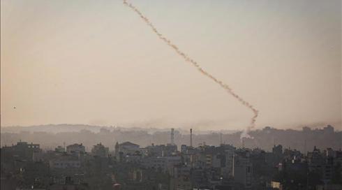 "נפלתי עם הילדה בידיים": האם שהתינוקת שלה נחבלה בדרך לממ"ד משחזרת