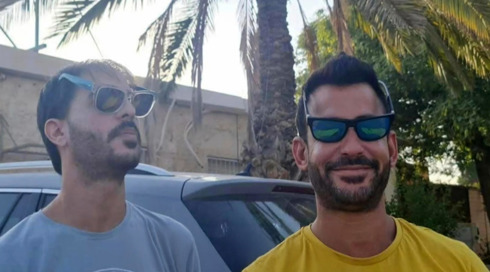 הטלפון שנגנב מהאב, ובו זכרונות משני בניו שנרצחו בנובה, הושב לו: "התגייסות מרגשת"