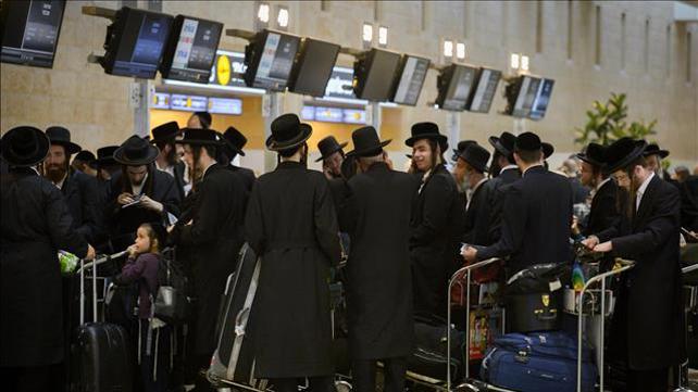 חרדים טסים לאומן אוקראינה