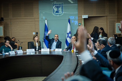 הצבעה לפיזור הכנסת בוועדה, 1 ביוני 2026
