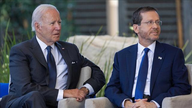 יצחק והרצוג וג'ו ביידן בזמן הביקור הנשיאותי בישראל ביולי 2022