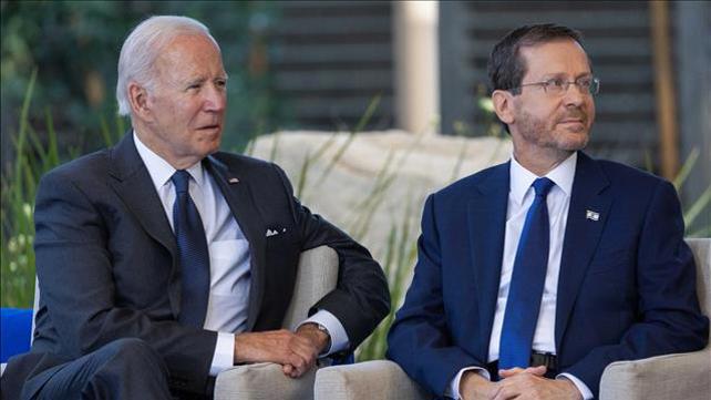 יצחק והרצוג וג'ו ביידן בזמן הביקור הנשיאותי בישראל ביולי 2022