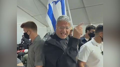 השר לביטחון לאומי איתמר בן גביר במתקן המעצר של פעילי משט ה