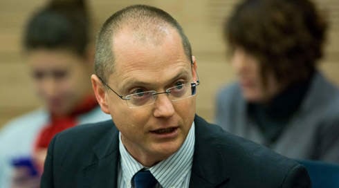 ח"כ פורר מישראל ביתנו: החרדים סוחטים באיומים את הקואליציה