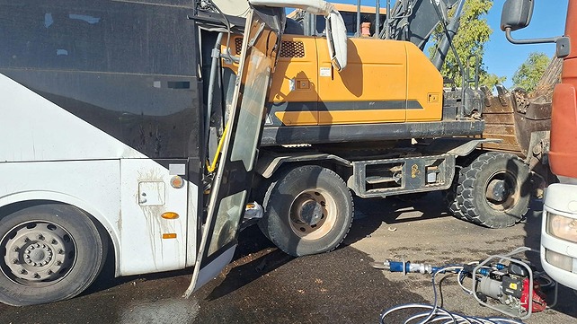 תאונה בין טרקטור לאוטובוס במושב שיבולים
