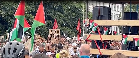 השלט Fuck You Germany