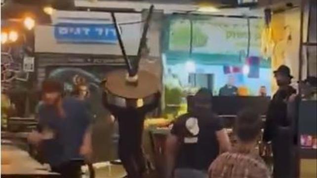 קטטה במחנה יהודה