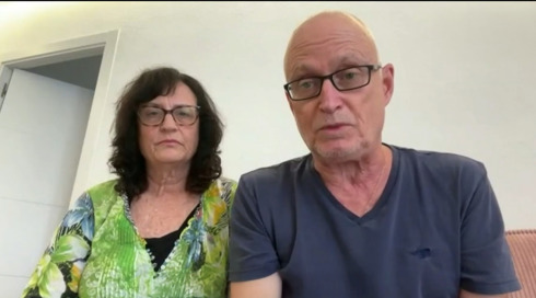 הישראלי היפה: השיפוצניקים שהתנדבו לתקן את הבתים שנהרסו - ואלו שמארחים את המפונים