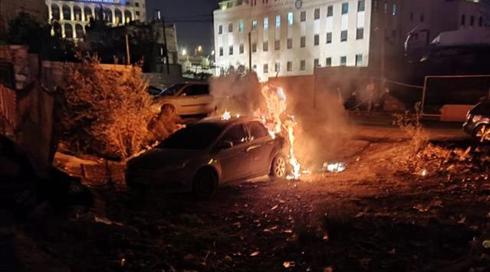 שוב אלימות בשייח ג'ראח: רכבו של תושב יהודי הוצת