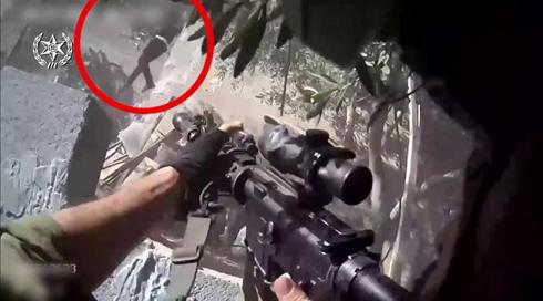"הצרור הראשון מכניס אותך לאווירה": המסתערבים שפועלים בלב בירת הטרור מדברים
