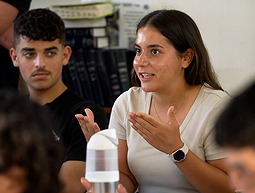 פעם ראשונה בקלפי: הצעירים והצעירות שיכולים להכריע את הבחירות
