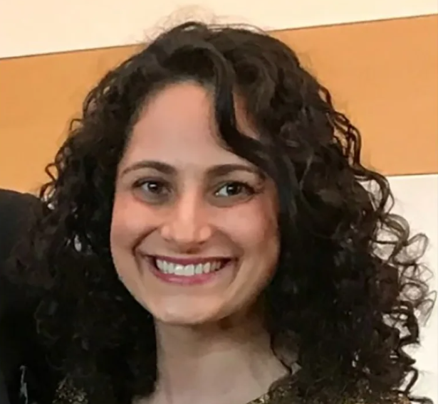 סמנת'ה וול נשיאת בית הכנסת בדטרויט