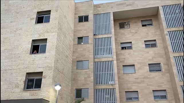 הבניין ממנו נפל ילד בן 6 בנתיבות, 01.10.21