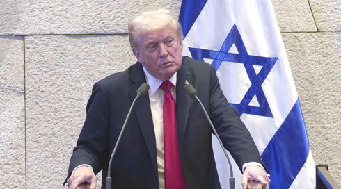 טראמפ הגיע לנאום בכנסת - וזכה לכבוד של מלכים