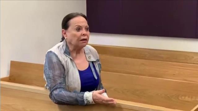 גילה אלמגור מתפרצת בכאב בתום הדיון על פירוק הבימה 