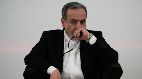 חמינאי מאיים: אם ארה"ב תתקוף - המלחמה הפעם תהיה אזורית