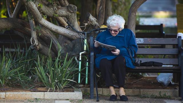 פנסיה זקנה גיל קרדיט: אסתר רוביאן