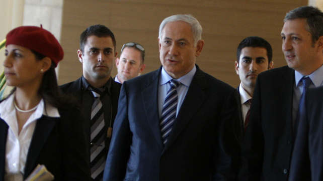 רה"מ נתניהו לצד יועצו לשעבר ניר חפץ