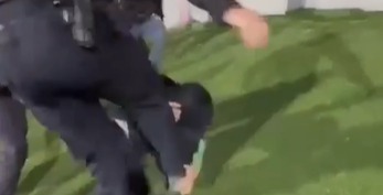 הבעיטה בראשו של הנער
