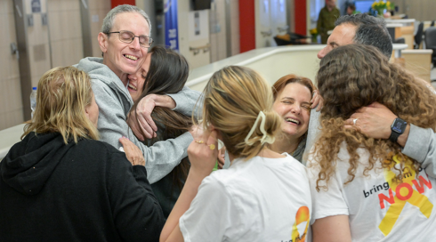 אוהד בן עמי התאחד עם בנותיו: "אני חייב לקבל תשובות על המון דברים"