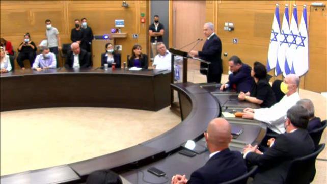 מיכאל שמש//המיקרופונים פתוחים