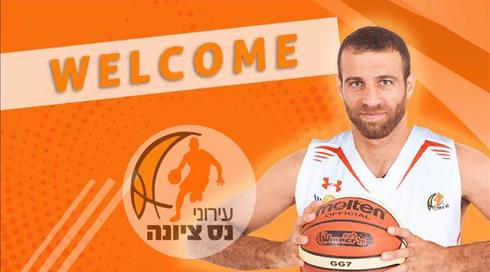 קפטן הפועל ת"א בכדורסל רביב לימונד חתם בנס ציונה