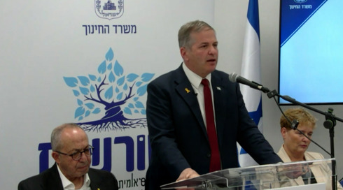 "מהפכת כפייה": סערה בעקבות תוכנית לימודי היהדות של שר החינוך קיש