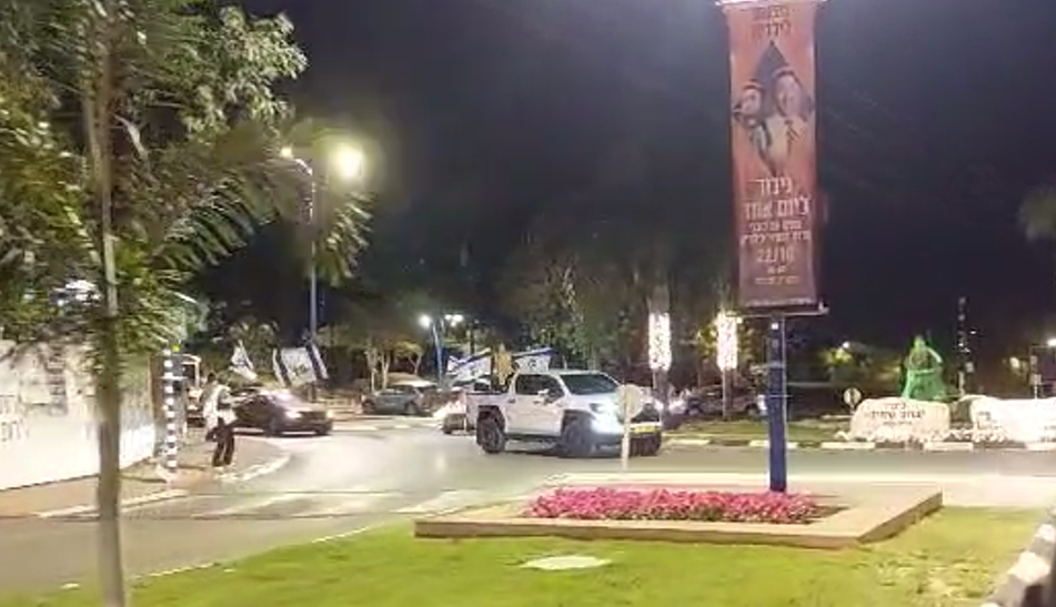 הקפות שניות בשדרות, מוצאי שמחת תורה