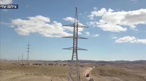 מתח גבוה: עמודי החשמל שהובילו מאות מפגינים למכתש רמון