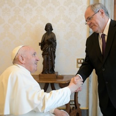 "Dijo el Papa: la Iglesia no teme a la historia; l