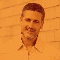 טל סונדק בפרק גימל