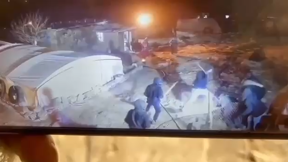 נערי גבעות תוקפים פלסטינים בחירבת פחית בדרום הר חברון, 27.01.2026