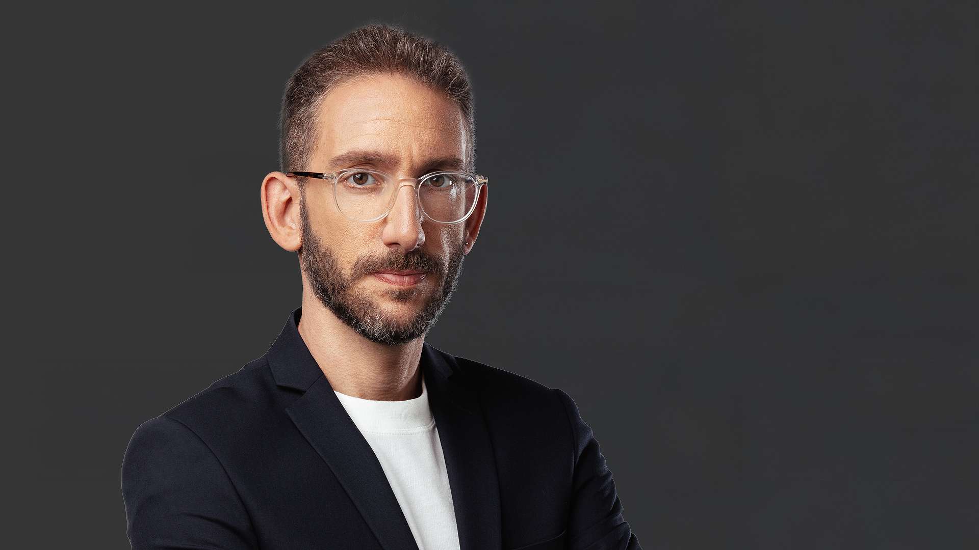 מתחת לבלטות