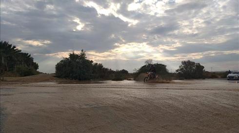 תיעוד: שיטפונות ראשונים בים המלח ובערבה