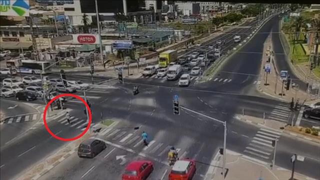 תיעוד מנוסת הדוקר מפתח תקווה, פיגוע, דקירה, צומת סגולה