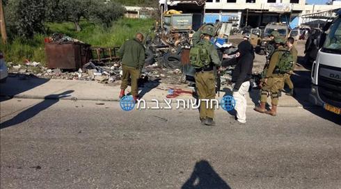 פיגוע במחסום חווארה: מחבל ניסה לדקור נהגים ונוטרל על ידי אזרח (1)