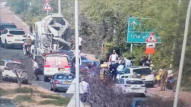 חשד לפיגוע דקירה בצריפין