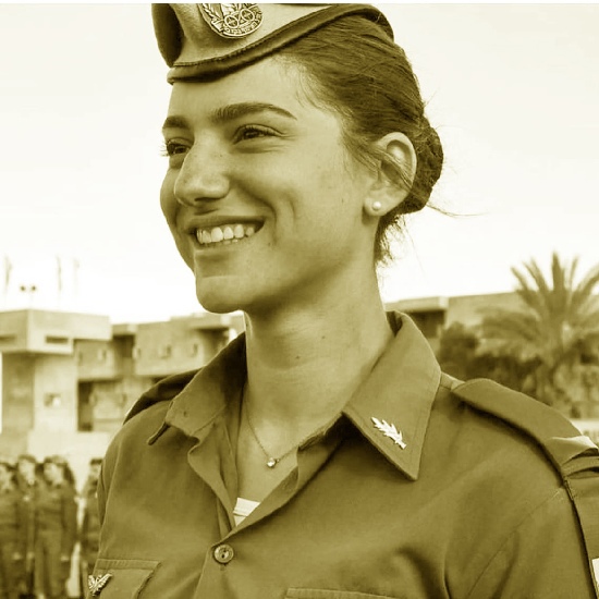 "היא לא הייתה משאירה אף חיילת מאחור"