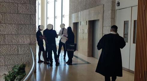 האונס באילת: נדחתה הבקשה להפסקת ליווי הנפגעת בדיוני