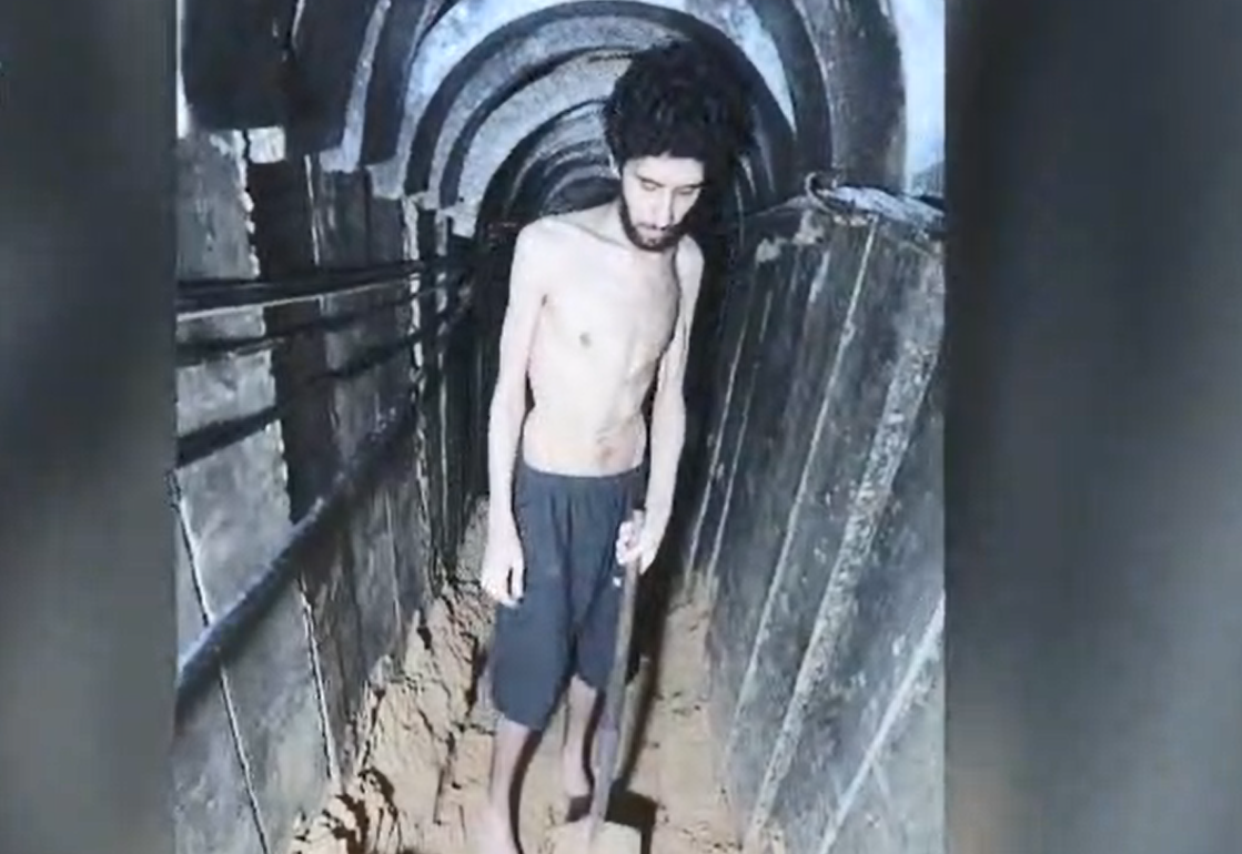 החטוף אביתר דוד בסרטון שפרסם חמאס