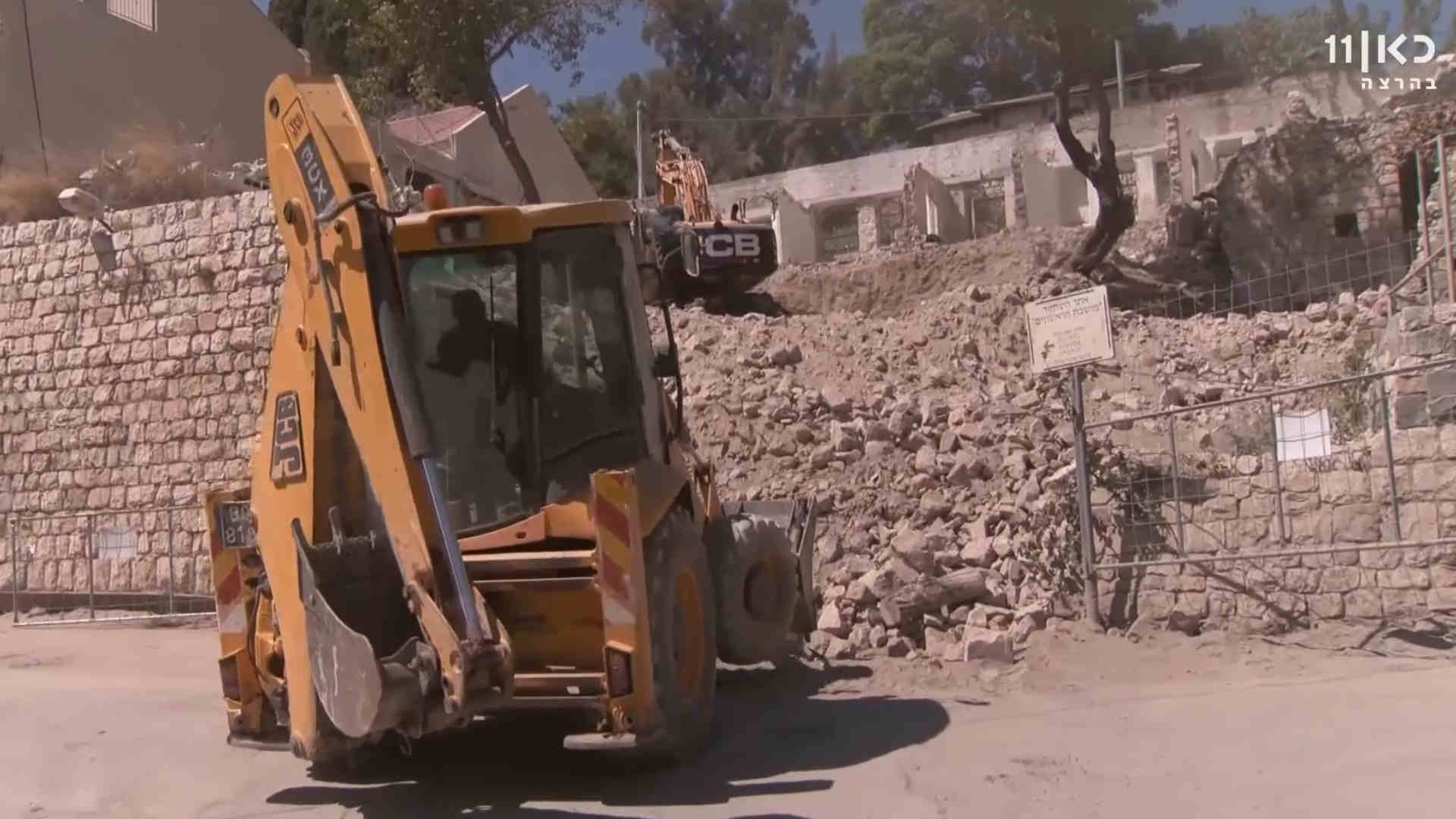הריסת מבנה בראש פינה