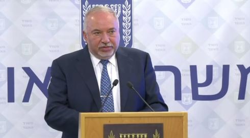 ליברמן: יודיעו השבוע על הסכמות; גנץ: לא מכיר סיכום כזה
