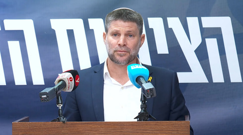 "מסכן את חיי החטופים": הבית הלבן נגד סמוטריץ'