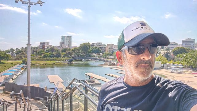 אילן תשתש ובית הספר לחינוך ימי בתל אביב