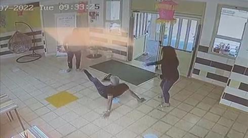 בפעם השנייה תוך שבוע: הורה תקף מורה בבית ספר