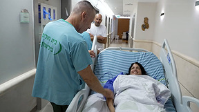 שתי אימהות, חמישה ילדים - וכלייה אחת | המפונה שהגשימה חלום ותרמה כלייה