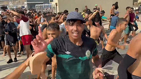 תיעוד חריג: אלפי מהגרים פרצו למובלעת הספרדית בצפון אפריקה