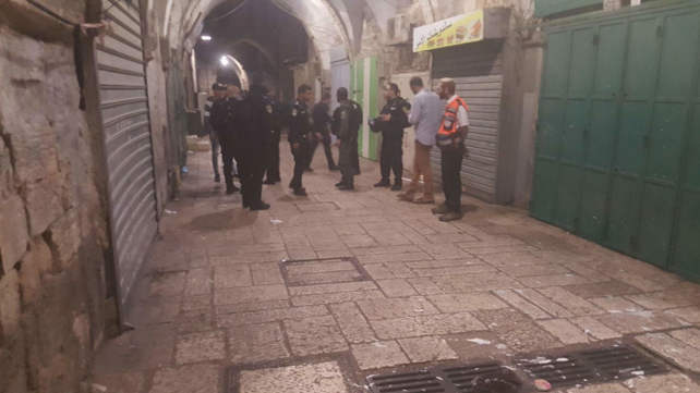 שוטרים באזור הקטטה בעיר העתיקה בירושלים