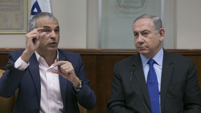 נתניהו וכחלון במשרד ראש הממשלה, בשנה שעברה